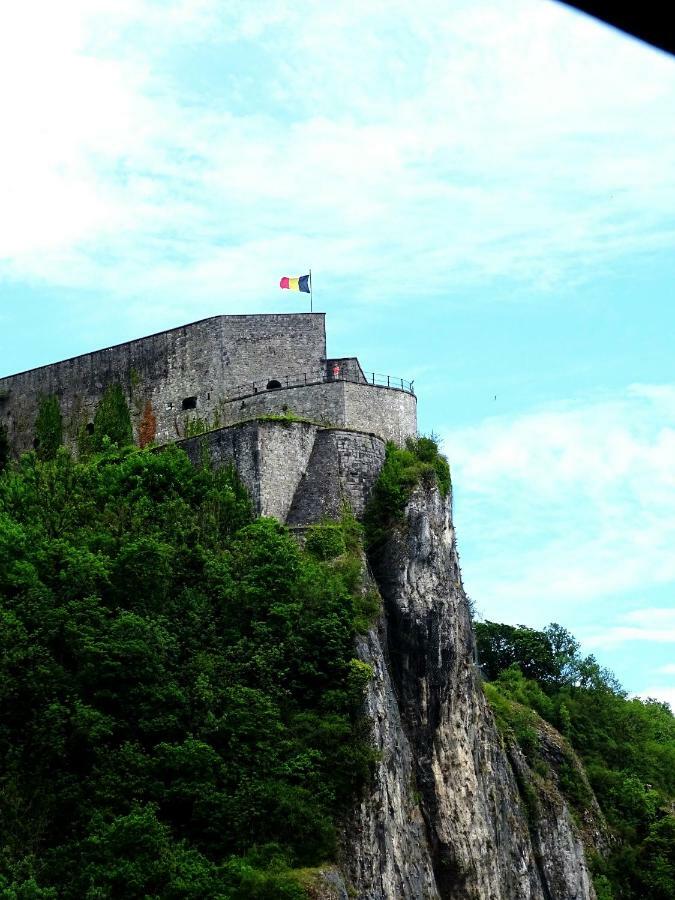 L'Entre Ciel Et Meuse Leilighet Dinant Eksteriør bilde